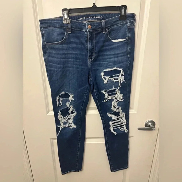 American Eagle Distressed Jeans - Picture 1 of 7